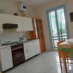 Casa Pierina-centralissima Con Posto Auto Apartmán Torre dell'Orso